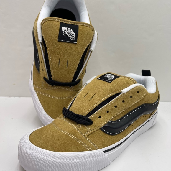 Vans Men’s Ochre and Black Skate Knu Skool
Suede Antelope
VN0009QC5QJ Sneakers - Picture 13 of 16